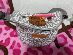 Yarn Crossbody Waist bag Small Yarn Storage Organizer for Yarn Skeins-Organizer for Crochet Hooks and Other Accessories